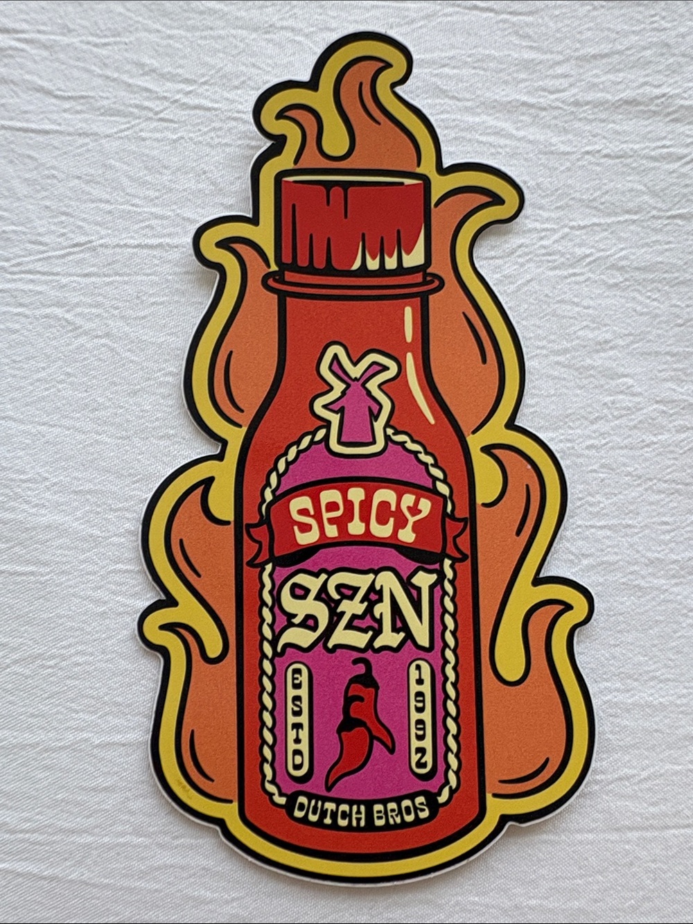 2023 Limited Edition Dutch Bros Spicy SZN Flames Bottle Art Red Orange Pink